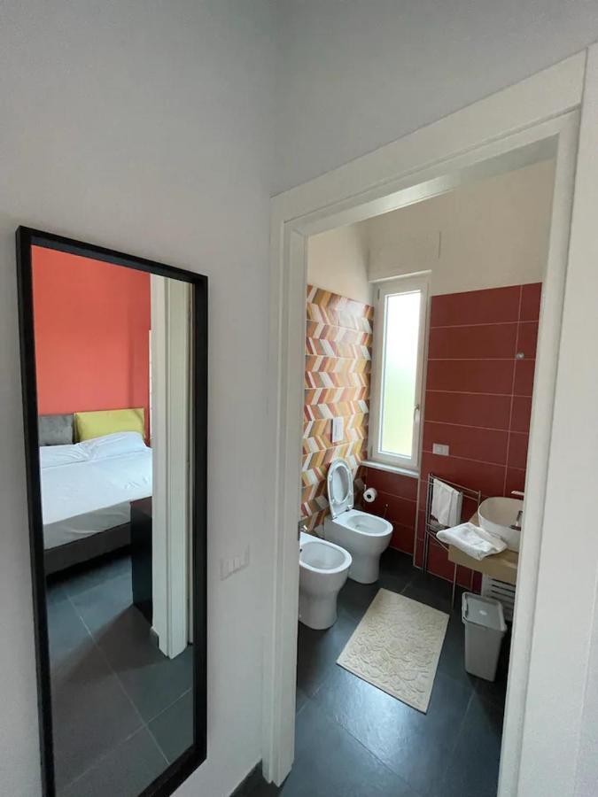 B&B Un Passo Dal Treno Piazza Vittorio Veneto 36-Salerno Station Exterior foto